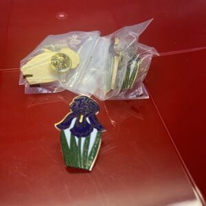 Vintage Pin - TN 2008 Amvets Ladies Auxiliary Flower  Tulip Purple Lot Of 5